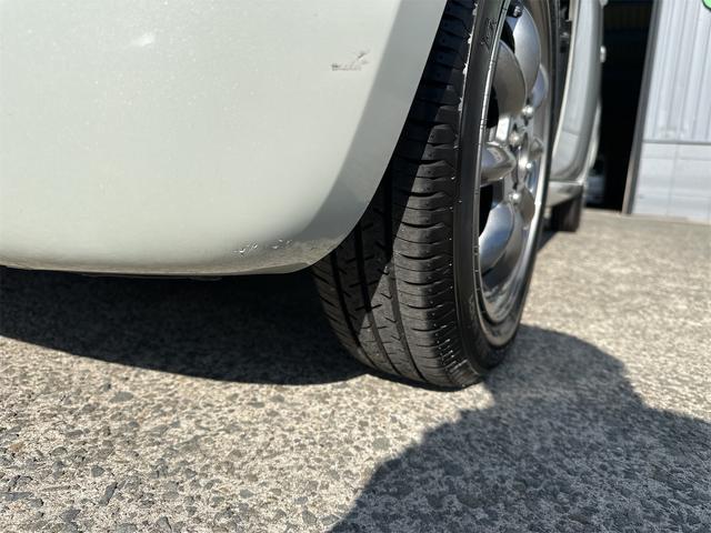 アルトラパン X ローダウン 車高調 リアアジャストラテラルロッド ミニライトホイール 社外エアークリーナー 10thアニバーサリーグリル フルセグナビ ウッドステアリング スマートキー 電動格納式ウインカーミラー(41枚目)