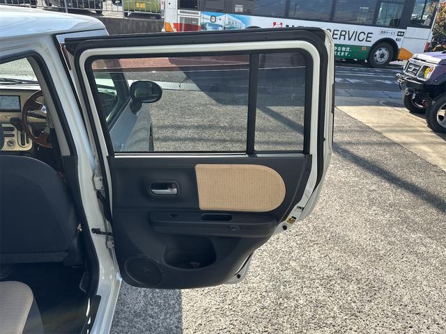 アルトラパン X ローダウン 車高調 リアアジャストラテラルロッド ミニライトホイール 社外エアークリーナー 10thアニバーサリーグリル フルセグナビ ウッドステアリング スマートキー 電動格納式ウインカーミラー(43枚目)