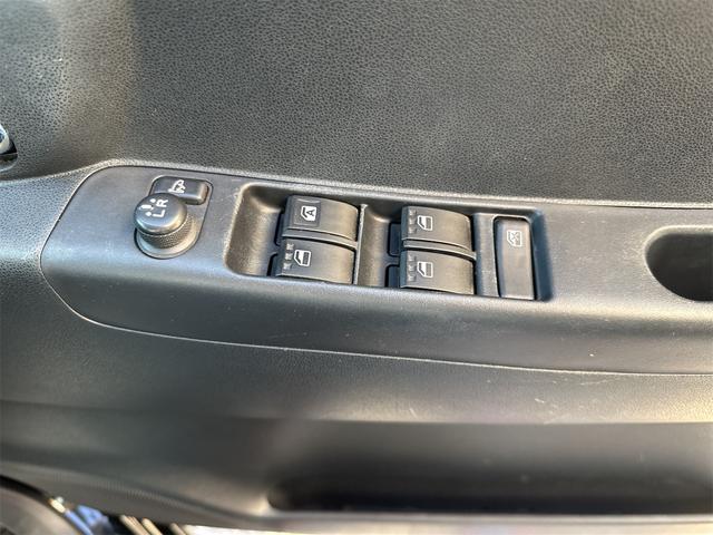 ムーヴコンテ カスタム　Ｇ　４ＷＤ　純正フルセグメモリーナビ　ＥＴＣ　アルミホイール　純正ＨＩＤ　スマートキー　本革ステアリング　オートエアコン　アイドリングストップ　電動格納式ミラー　ドアバイザー　禁煙車　ＩＳＯＦＩＸ（53枚目）