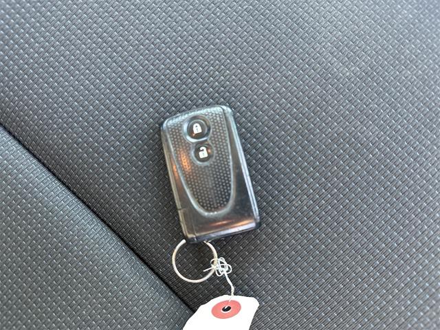 ムーヴコンテ カスタム　Ｇ　４ＷＤ　純正フルセグメモリーナビ　ＥＴＣ　アルミホイール　純正ＨＩＤ　スマートキー　本革ステアリング　オートエアコン　アイドリングストップ　電動格納式ミラー　ドアバイザー　禁煙車　ＩＳＯＦＩＸ（70枚目）