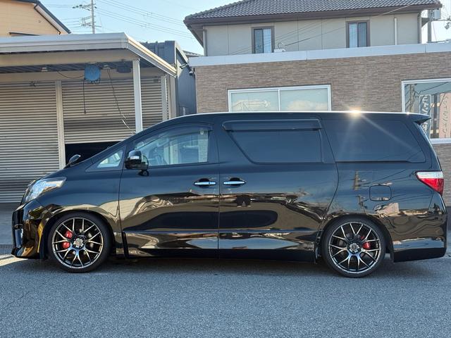 アルファード ２４０Ｓ　両側パワースライドドア　メーカーＯＰツインサンルーフ　アルパインナビ　アルパインフリップダウンモニター　ＨＯＭＵＲＡ２０インチホイール　地デジ　フルセグＴＶ　Ｂｌｕｅｔｏｏｔｈ　Ｂカメラ　ＥＴＣ（6枚目）