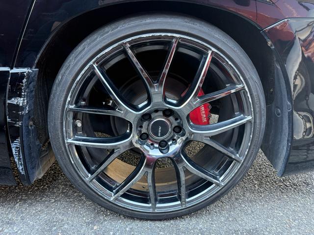 アルファード ２４０Ｓ　両側パワースライドドア　メーカーＯＰツインサンルーフ　アルパインナビ　アルパインフリップダウンモニター　ＨＯＭＵＲＡ２０インチホイール　地デジ　フルセグＴＶ　Ｂｌｕｅｔｏｏｔｈ　Ｂカメラ　ＥＴＣ（63枚目）