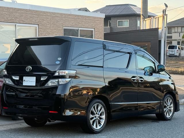 ヴェルファイア ２．４Ｚ　プラチナセレクションＩＩ　両側パワースライドドア　電動リアゲート　ツインサンルーフ　アルパイン１０インチナビ　アルパイン１１．５インチフリップダウンモニター　バックカメラ　オットマンシート　純正１８インチＡＷ　ＨＩＤライト（9枚目）