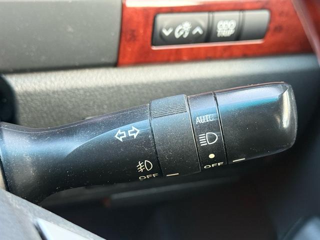 ヴェルファイア ２．４Ｚ　プラチナセレクションＩＩ　両側パワースライドドア　電動リアゲート　ツインサンルーフ　アルパイン１０インチナビ　アルパイン１１．５インチフリップダウンモニター　バックカメラ　オットマンシート　純正１８インチＡＷ　ＨＩＤライト（14枚目）