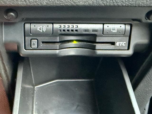 ヴェルファイア ２．４Ｚ　プラチナセレクションＩＩ　両側パワースライドドア　電動リアゲート　ツインサンルーフ　アルパイン１０インチナビ　アルパイン１１．５インチフリップダウンモニター　バックカメラ　オットマンシート　純正１８インチＡＷ　ＨＩＤライト（20枚目）