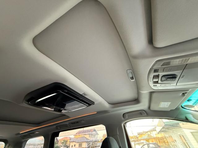 ヴェルファイア ２．４Ｚ　プラチナセレクションＩＩ　両側パワースライドドア　電動リアゲート　ツインサンルーフ　アルパイン１０インチナビ　アルパイン１１．５インチフリップダウンモニター　バックカメラ　オットマンシート　純正１８インチＡＷ　ＨＩＤライト（36枚目）