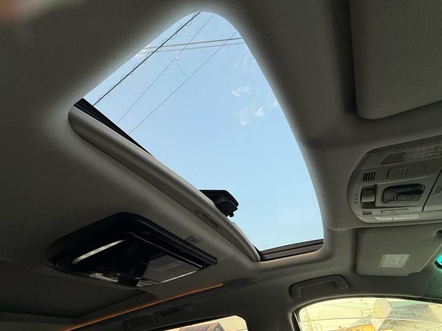 ヴェルファイア ２．４Ｚ　プラチナセレクションＩＩ　両側パワースライドドア　電動リアゲート　ツインサンルーフ　アルパイン１０インチナビ　アルパイン１１．５インチフリップダウンモニター　バックカメラ　オットマンシート　純正１８インチＡＷ　ＨＩＤライト（37枚目）