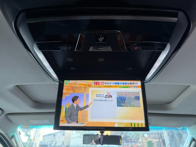 ヴェルファイア ２．４Ｚ　プラチナセレクションＩＩ　両側パワースライドドア　電動リアゲート　ツインサンルーフ　アルパイン１０インチナビ　アルパイン１１．５インチフリップダウンモニター　バックカメラ　オットマンシート　純正１８インチＡＷ　ＨＩＤライト（43枚目）