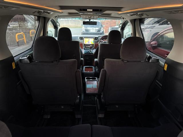 ヴェルファイア ２．４Ｚ　プラチナセレクションＩＩ　両側パワースライドドア　電動リアゲート　ツインサンルーフ　アルパイン１０インチナビ　アルパイン１１．５インチフリップダウンモニター　バックカメラ　オットマンシート　純正１８インチＡＷ　ＨＩＤライト（54枚目）