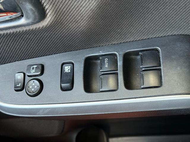 ソリオ ハイブリッドＳＺ　両側電動パワースライドドア　デュアルカメラブレーキサポート　アクティブクルーズコントロール　レーンアシスト　衝突軽減ブレーキ　カロッツェリア８インチナビ　シートヒーター　純正１５インチアルミホイール（21枚目）