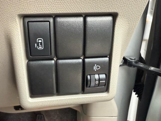 ルークス Ｇ　パワースライドドア　フルフラットシート　スマートキー　プッシュスタート　オートエアコン　純正７インチナビ　ＴＶ　ＣＤ　ＤＶＤ　ミュージックサーバー　バックカメラ　ＥＴＣ　ＨＩＤヘッドライト（15枚目）