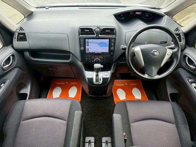 セレナ ハイウェイスター　Ｓ－ハイブリッド　エアロモード　両側パワースライドドア　クルーズコントロール　アイドリングストップ　純正８インチナビ　フルセグＴＶ　Ｂｌｕｅｔｏｏｔｈ対応　バックカメラ　アルパインフリップダウンモニター　純正１６インチアルミホイール（4枚目）