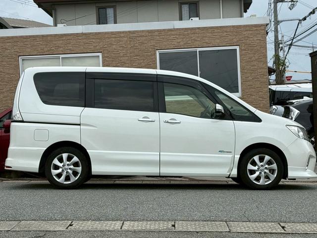 セレナ ハイウェイスター　Ｓ－ハイブリッド　エアロモード　両側パワースライドドア　クルーズコントロール　アイドリングストップ　純正８インチナビ　フルセグＴＶ　Ｂｌｕｅｔｏｏｔｈ対応　バックカメラ　アルパインフリップダウンモニター　純正１６インチアルミホイール（10枚目）