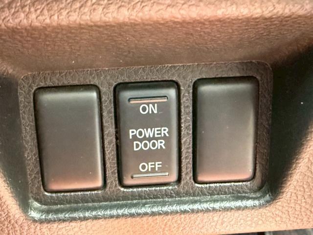 セレナ ハイウェイスター　Ｓ－ハイブリッド　エアロモード　両側パワースライドドア　クルーズコントロール　アイドリングストップ　純正８インチナビ　フルセグＴＶ　Ｂｌｕｅｔｏｏｔｈ対応　バックカメラ　アルパインフリップダウンモニター　純正１６インチアルミホイール（18枚目）