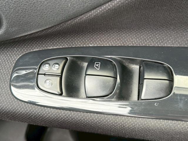 セレナ ハイウェイスター　Ｓ－ハイブリッド　エアロモード　両側パワースライドドア　クルーズコントロール　アイドリングストップ　純正８インチナビ　フルセグＴＶ　Ｂｌｕｅｔｏｏｔｈ対応　バックカメラ　アルパインフリップダウンモニター　純正１６インチアルミホイール（19枚目）