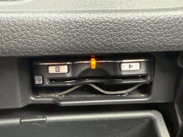 セレナ ハイウェイスター　Ｓ－ハイブリッド　エアロモード　両側パワースライドドア　クルーズコントロール　アイドリングストップ　純正８インチナビ　フルセグＴＶ　Ｂｌｕｅｔｏｏｔｈ対応　バックカメラ　アルパインフリップダウンモニター　純正１６インチアルミホイール（20枚目）