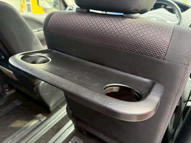 セレナ ハイウェイスター　Ｓ－ハイブリッド　エアロモード　両側パワースライドドア　クルーズコントロール　アイドリングストップ　純正８インチナビ　フルセグＴＶ　Ｂｌｕｅｔｏｏｔｈ対応　バックカメラ　アルパインフリップダウンモニター　純正１６インチアルミホイール（44枚目）