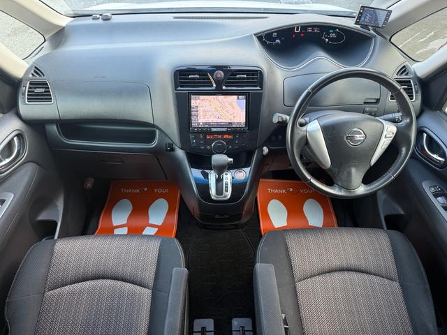 セレナ ハイウェイスターＳ－ＨＶアドバンスドセーフティパック　両側パワースライドドア　衝突軽減ブレーキ　アラウンドビューモニター　クリアランスソナー　アルパイン８インチナビ　コムテックレーダー探知機　コムテックドライブレコーダー　純正１６インチアルミホイール（4枚目）