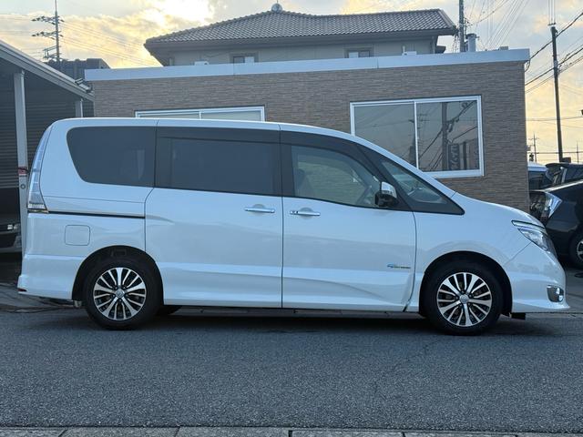 セレナ ハイウェイスターＳ－ＨＶアドバンスドセーフティパック　両側パワースライドドア　衝突軽減ブレーキ　アラウンドビューモニター　クリアランスソナー　アルパイン８インチナビ　コムテックレーダー探知機　コムテックドライブレコーダー　純正１６インチアルミホイール（10枚目）