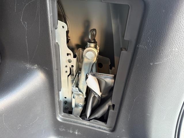 セレナ ハイウェイスターＳ－ＨＶアドバンスドセーフティパック　両側パワースライドドア　衝突軽減ブレーキ　アラウンドビューモニター　クリアランスソナー　アルパイン８インチナビ　コムテックレーダー探知機　コムテックドライブレコーダー　純正１６インチアルミホイール（55枚目）