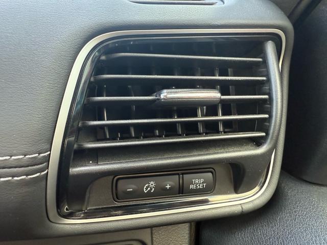 セレナ ハイウェイスター Vセレクション セーフティパックA 両側パワースライドドア クルーズコントロール アラウンドビューモニター レーンアシスト 純正9インチナビ 純正フリップダウンモニター 純正16インチAW LEDヘッドライト(18枚目)