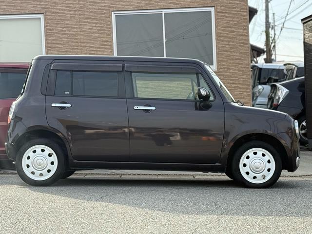 アルトラパンショコラ Ｘ　検２年付き☆　衝突安全ボディー　アイドリングストップ　プッシュスタート　スマートキー　ケンウッド彩速７インチナビ　Ｂｌｕｅｔｏｏｔｈ対応　ＥＴＣ　ＨＩＤヘッドライト　オートエアコン　フルフラットシート（9枚目）