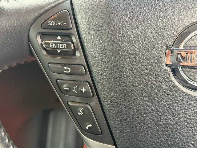 エルグランド ２５０ハイウェイスター　両側パワースライドドア　サンルーフ　アラウンドビューモニター　純正ナビ　純正フリップダウンモニター　オットマンシート　ニスモツインマフラー　トップラン１７インチＡＷ　ブリヂストンスタッドレスタイヤ（13枚目）