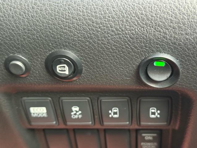 エルグランド ２５０ハイウェイスター　両側パワースライドドア　サンルーフ　アラウンドビューモニター　純正ナビ　純正フリップダウンモニター　オットマンシート　ニスモツインマフラー　トップラン１７インチＡＷ　ブリヂストンスタッドレスタイヤ（14枚目）