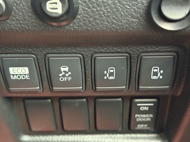 エルグランド ２５０ハイウェイスター　両側パワースライドドア　サンルーフ　アラウンドビューモニター　純正ナビ　純正フリップダウンモニター　オットマンシート　ニスモツインマフラー　トップラン１７インチＡＷ　ブリヂストンスタッドレスタイヤ（15枚目）