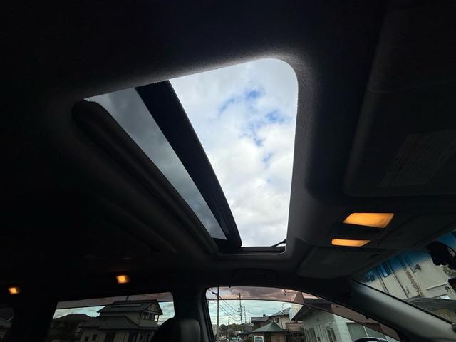 エルグランド ２５０ハイウェイスター　両側パワースライドドア　サンルーフ　アラウンドビューモニター　純正ナビ　純正フリップダウンモニター　オットマンシート　ニスモツインマフラー　トップラン１７インチＡＷ　ブリヂストンスタッドレスタイヤ（38枚目）