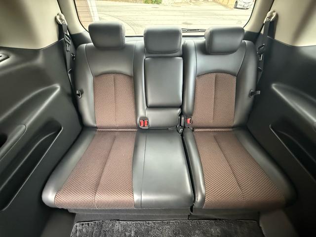 エルグランド ２５０ハイウェイスター　両側パワースライドドア　サンルーフ　アラウンドビューモニター　純正ナビ　純正フリップダウンモニター　オットマンシート　ニスモツインマフラー　トップラン１７インチＡＷ　ブリヂストンスタッドレスタイヤ（51枚目）