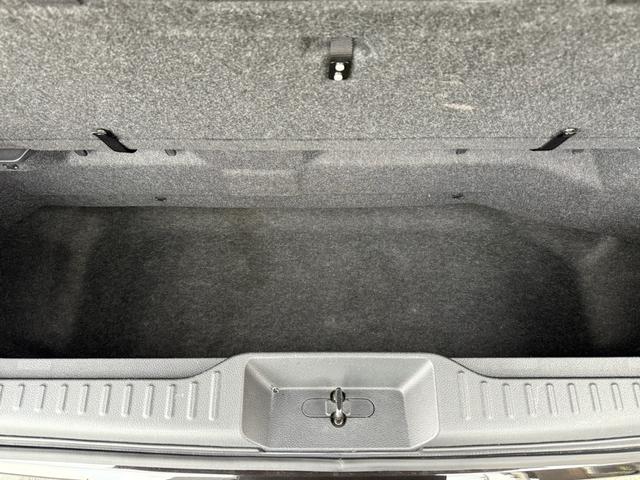 エルグランド ２５０ハイウェイスター　両側パワースライドドア　サンルーフ　アラウンドビューモニター　純正ナビ　純正フリップダウンモニター　オットマンシート　ニスモツインマフラー　トップラン１７インチＡＷ　ブリヂストンスタッドレスタイヤ（58枚目）