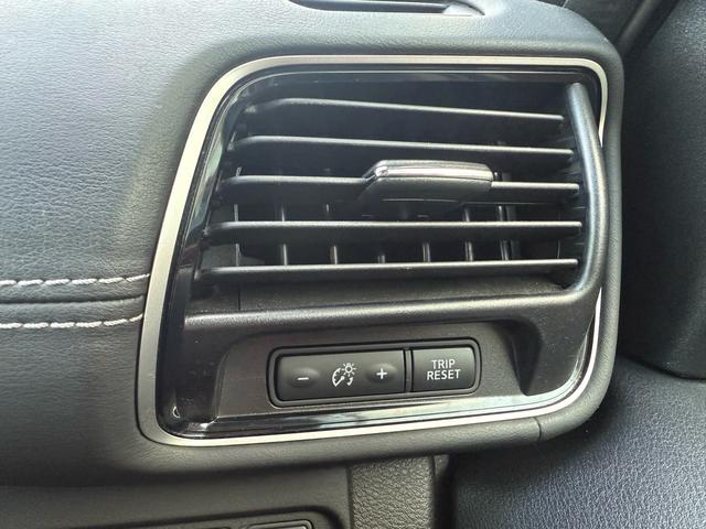 セレナ ハイウェイスター VセレクションII 両側パワースライドドア 衝突軽減ブレーキ アラウンドビューモニター 純正9インチナビ フルセグTV LEDヘッドライト フロントエアロパーツ 純正16インチアルミホイール(15枚目)