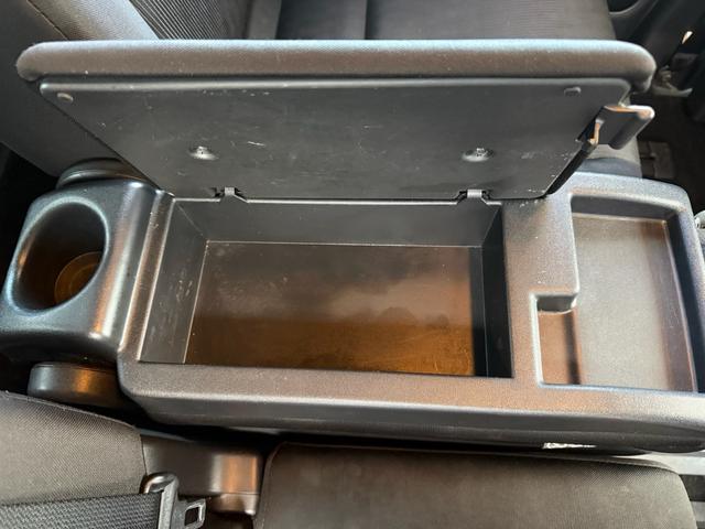 セレナ ハイウェイスター VセレクションII 両側パワースライドドア 衝突軽減ブレーキ アラウンドビューモニター 純正9インチナビ フルセグTV LEDヘッドライト フロントエアロパーツ 純正16インチアルミホイール(31枚目)