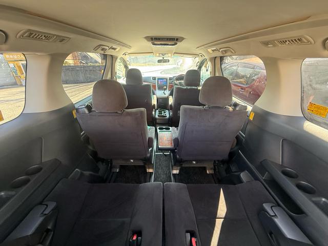 アルファード ２４０Ｓ　プライムセレクションＩＩ　検有り！　両側パワースライドドア　電動リアゲート　クリアランスソナー　オットマンシート　アルパイン８インチナビ　アルトラパンフリップダウンモニター　プッシュスタート　純正１８インチアルミホイール（50枚目）