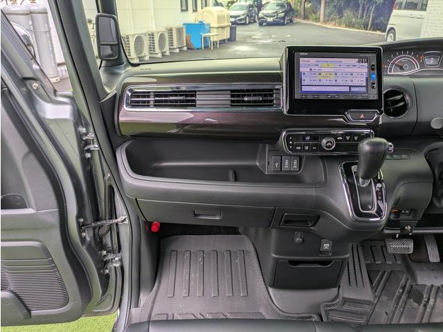 Ｎ－ＢＯＸカスタム Ｇ・Ｌターボホンダセンシング　ターボ車／純正ナビ／ＴＶ／バックカメラ／両側パワースライドドア／ホンダセンシング／パドルシフト／ＬＥＤヘッドライト／オートライト／フォグランプ／オートエアコン／社外マフラー／ローダウン（35枚目）