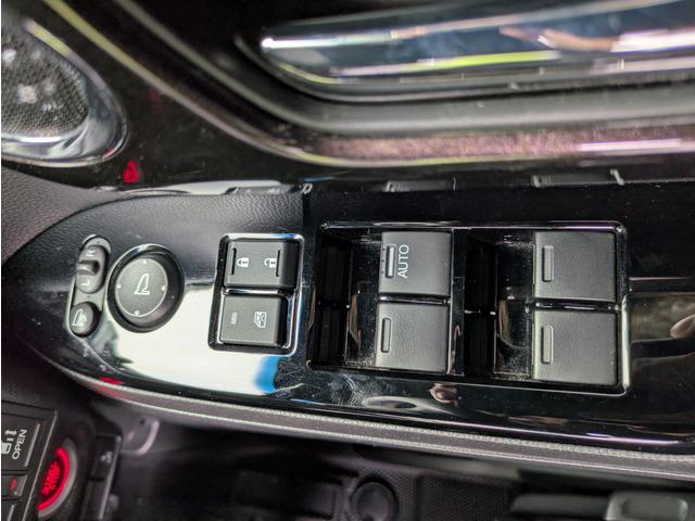 Ｎ－ＢＯＸカスタム Ｇ・Ｌターボホンダセンシング　ターボ車／純正ナビ／ＴＶ／バックカメラ／両側パワースライドドア／ホンダセンシング／パドルシフト／ＬＥＤヘッドライト／オートライト／フォグランプ／オートエアコン／社外マフラー／ローダウン（62枚目）