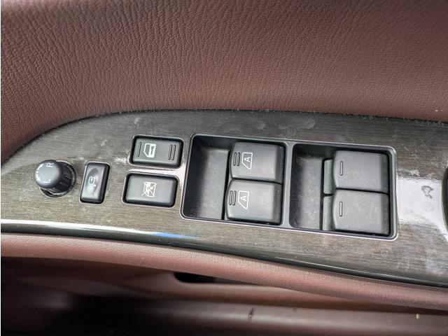 スカイラインクロスオーバー ３７０ＧＴ　タイプＰ　ブラウン革シート／ＢＯＳＥサウンド／アラウンドビューモニター／メーカーナビ／ＴＶ／インテリジェントキー／プッシュスタート／シートヒーター／純正１８インチアルミ／オートライト／リアプライバシーガラス（51枚目）