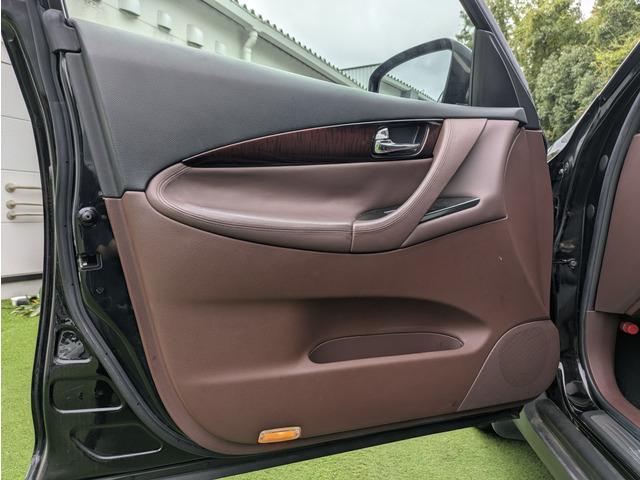スカイラインクロスオーバー ３７０ＧＴ　タイプＰ　ブラウン革シート／ＢＯＳＥサウンド／アラウンドビューモニター／メーカーナビ／ＴＶ／インテリジェントキー／プッシュスタート／シートヒーター／純正１８インチアルミ／オートライト／リアプライバシーガラス（70枚目）
