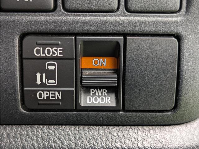 ヴォクシー 　ウェルキャブＸ後席リフトアップ／トヨタセーフティー／後席サイドリフトアップチルトシート／パワースライドドア／クリアランスソナー／ＬＥＤヘッドライト／オートライト／アイドリングストップ／ダブルエアコン（12枚目）