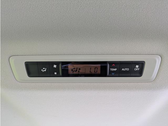 ヴォクシー 　ウェルキャブＸ後席リフトアップ／トヨタセーフティー／後席サイドリフトアップチルトシート／パワースライドドア／クリアランスソナー／ＬＥＤヘッドライト／オートライト／アイドリングストップ／ダブルエアコン（14枚目）