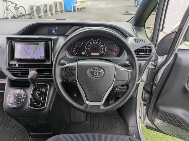 ヴォクシー 　ウェルキャブＸ後席リフトアップ／トヨタセーフティー／後席サイドリフトアップチルトシート／パワースライドドア／クリアランスソナー／ＬＥＤヘッドライト／オートライト／アイドリングストップ／ダブルエアコン（32枚目）