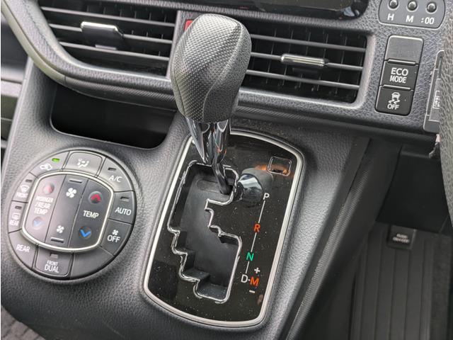 ヴォクシー 　ウェルキャブＸ後席リフトアップ／トヨタセーフティー／後席サイドリフトアップチルトシート／パワースライドドア／クリアランスソナー／ＬＥＤヘッドライト／オートライト／アイドリングストップ／ダブルエアコン（45枚目）