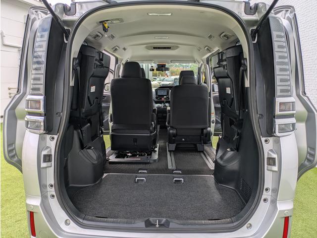 ヴォクシー 　ウェルキャブＸ後席リフトアップ／トヨタセーフティー／後席サイドリフトアップチルトシート／パワースライドドア／クリアランスソナー／ＬＥＤヘッドライト／オートライト／アイドリングストップ／ダブルエアコン（64枚目）