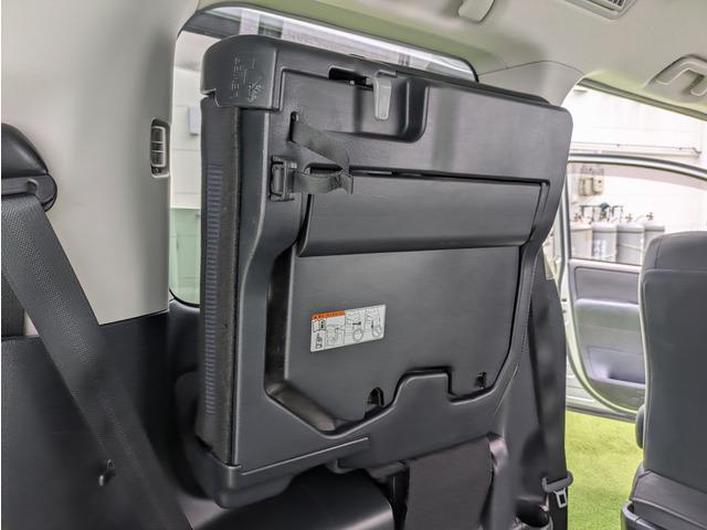 ヴォクシー 　ウェルキャブＸ後席リフトアップ／トヨタセーフティー／後席サイドリフトアップチルトシート／パワースライドドア／クリアランスソナー／ＬＥＤヘッドライト／オートライト／アイドリングストップ／ダブルエアコン（66枚目）