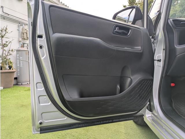 ヴォクシー 　ウェルキャブＸ後席リフトアップ／トヨタセーフティー／後席サイドリフトアップチルトシート／パワースライドドア／クリアランスソナー／ＬＥＤヘッドライト／オートライト／アイドリングストップ／ダブルエアコン（72枚目）