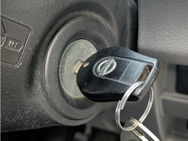 NV350キャラバンバン スーパーロングワイドDX 純正ナビ/フルセグTV/バックカメラ/社外15インチAW/EXパック/プライバシーガラス/パワーステアリング/パワーウィンドウ/ETC/キーレスキー/電動格納ミラー/スーパーロング/ワイド(10枚目)