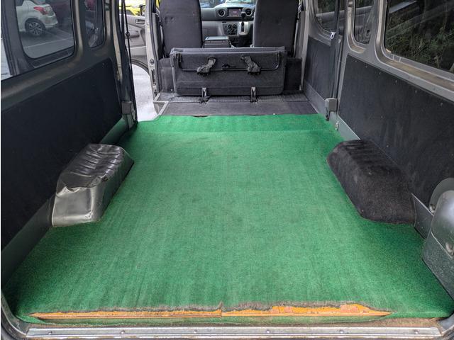 NV350キャラバンバン スーパーロングワイドDX 純正ナビ/フルセグTV/バックカメラ/社外15インチAW/EXパック/プライバシーガラス/パワーステアリング/パワーウィンドウ/ETC/キーレスキー/電動格納ミラー/スーパーロング/ワイド(56枚目)