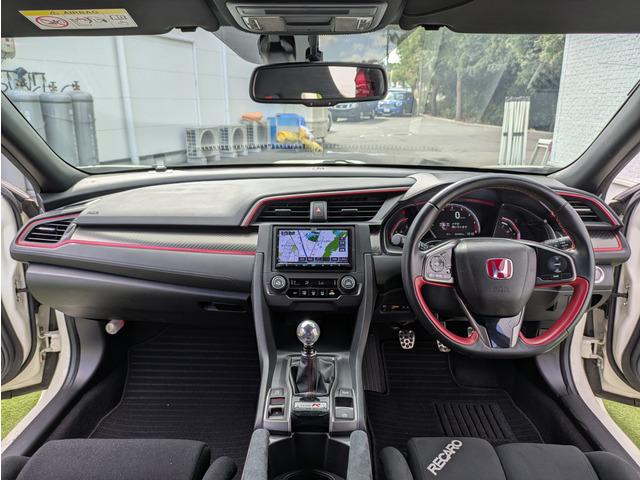 シビック タイプR RECOROシート(前席)/HKSマフラー/BLITZ車庫調/HKSインタークーラー/社外ナビ/フルセグ/バックカメラ/クルーズコントロール/スマートキー/LEDヘッドライト/純正20インチアルミ(6枚目)