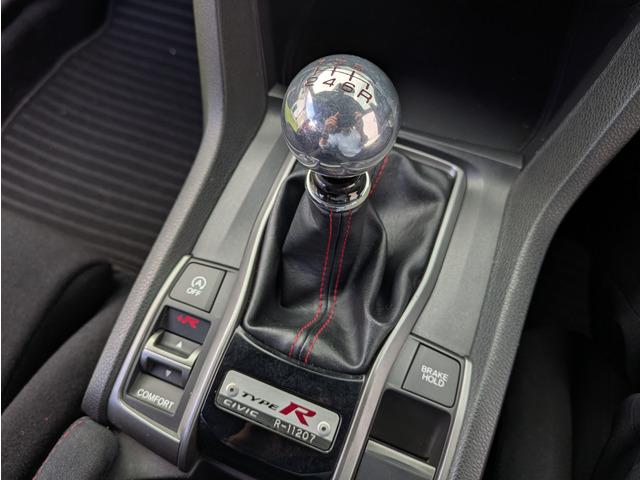シビック タイプR RECOROシート(前席)/HKSマフラー/BLITZ車庫調/HKSインタークーラー/社外ナビ/フルセグ/バックカメラ/クルーズコントロール/スマートキー/LEDヘッドライト/純正20インチアルミ(13枚目)